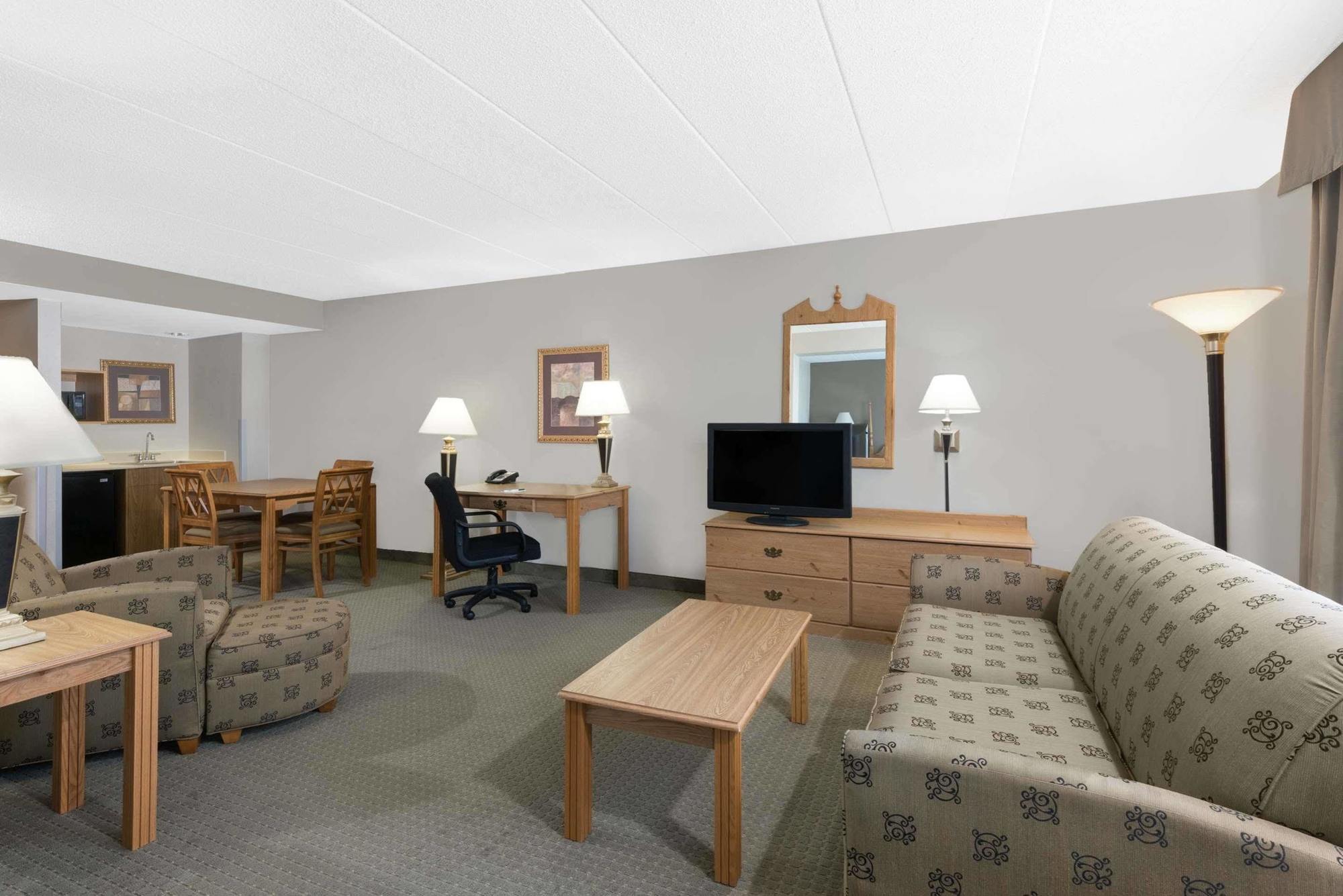 Wingate By Wyndham Mechanicsburg Exterior photo